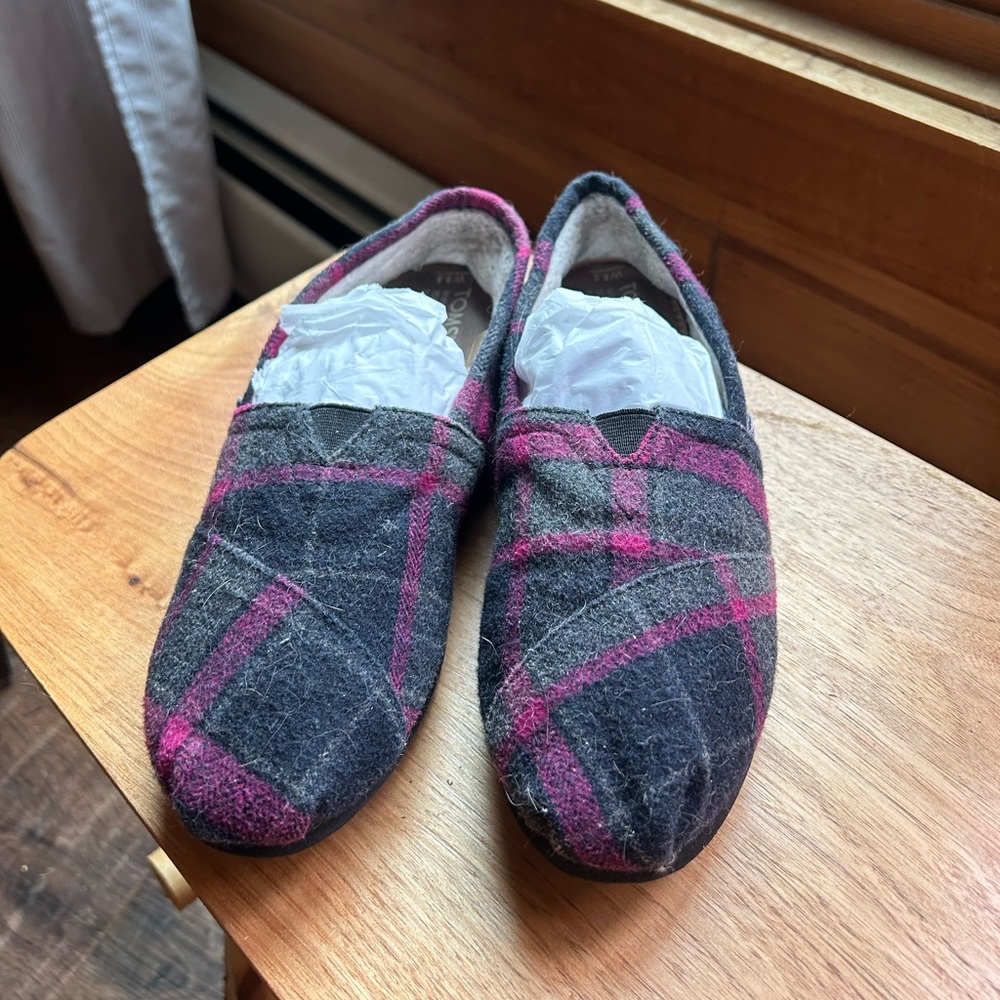 Toms women’s shoes
